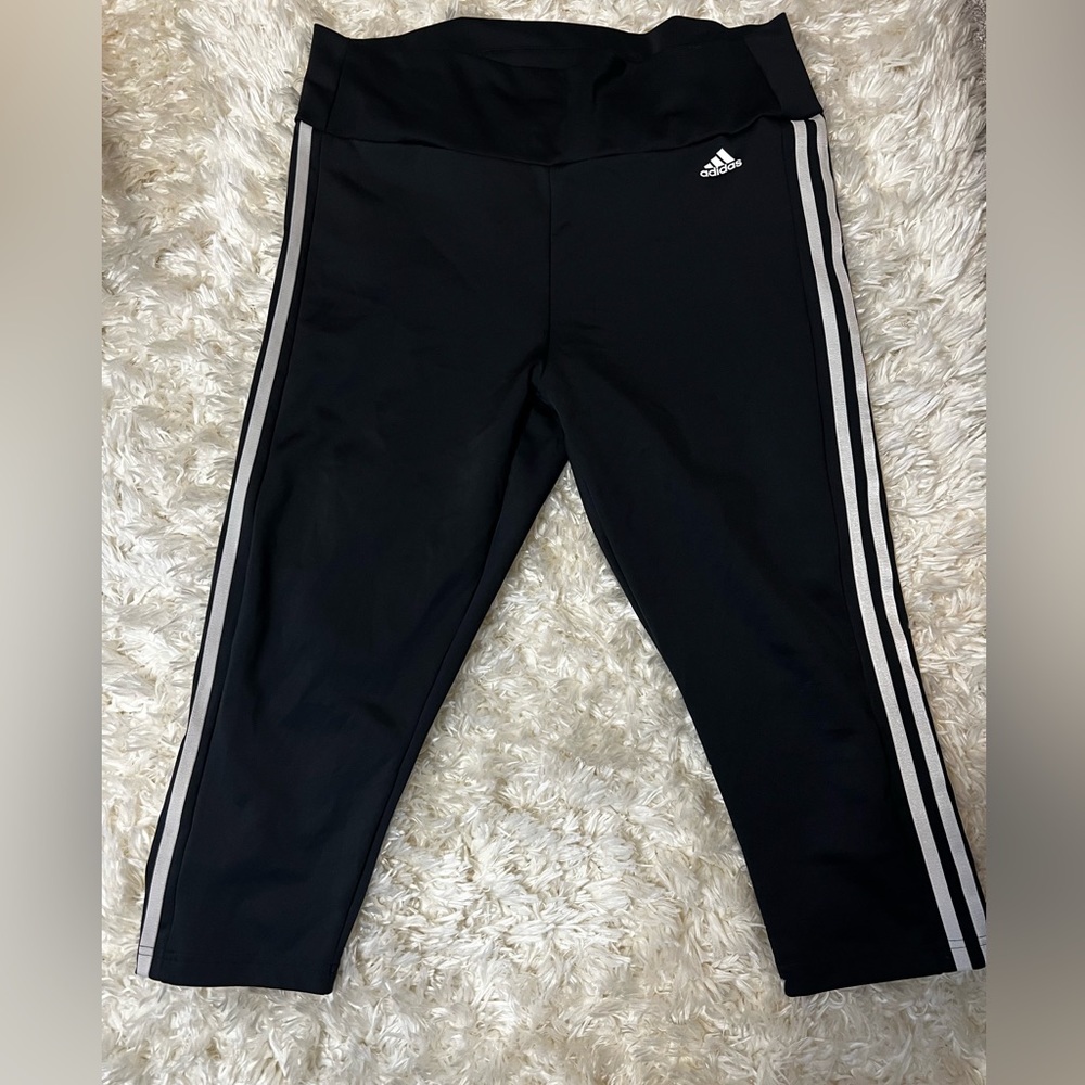 XL Adidas Women’s Capris workout pants
